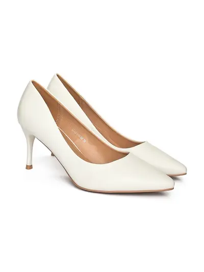 Туфли белые на шпильке